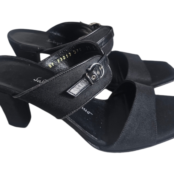 Olivia Ferragamo Black Leather Ankle Straps 4" Platform Heels Size 6 - Picture 5 of 10